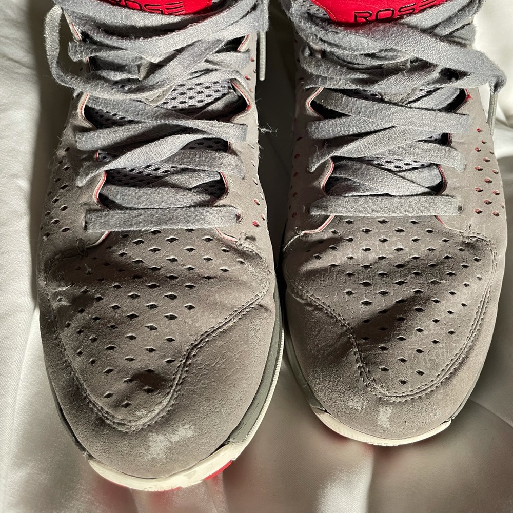 Used Adidas D Rose Chicago Bulls size 9